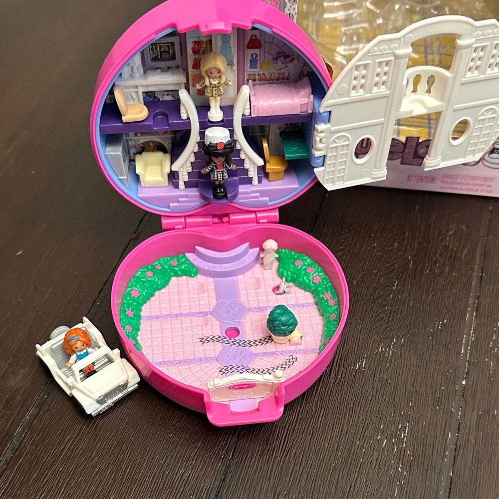 Clueless 30th Anniversary Polly Pocket set